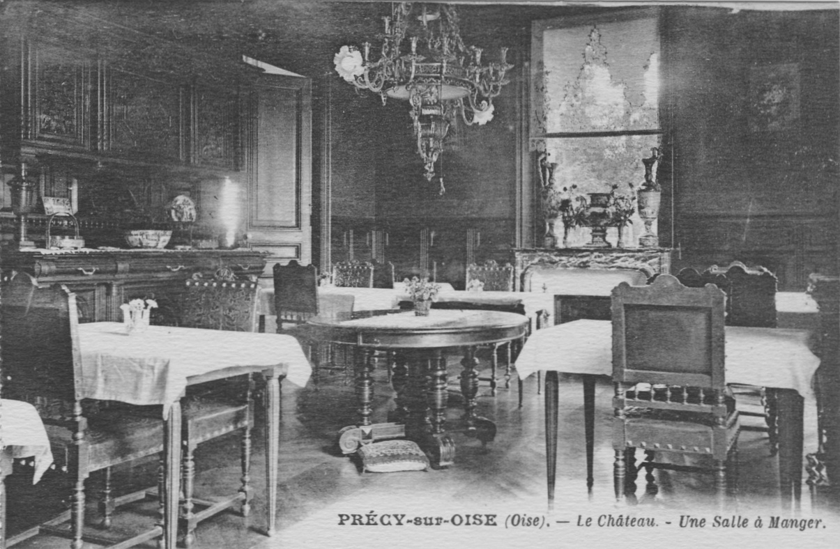 Une salle à manger du chateau de Précy