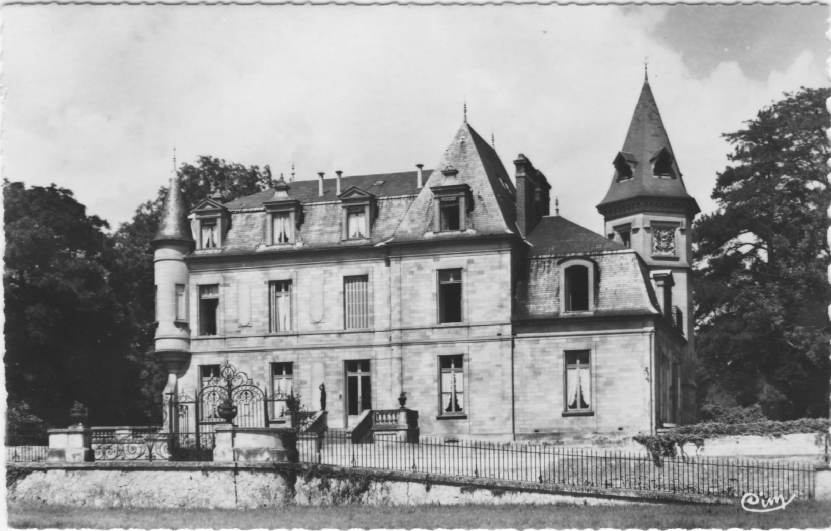 Le chateau de Précy sur Oise