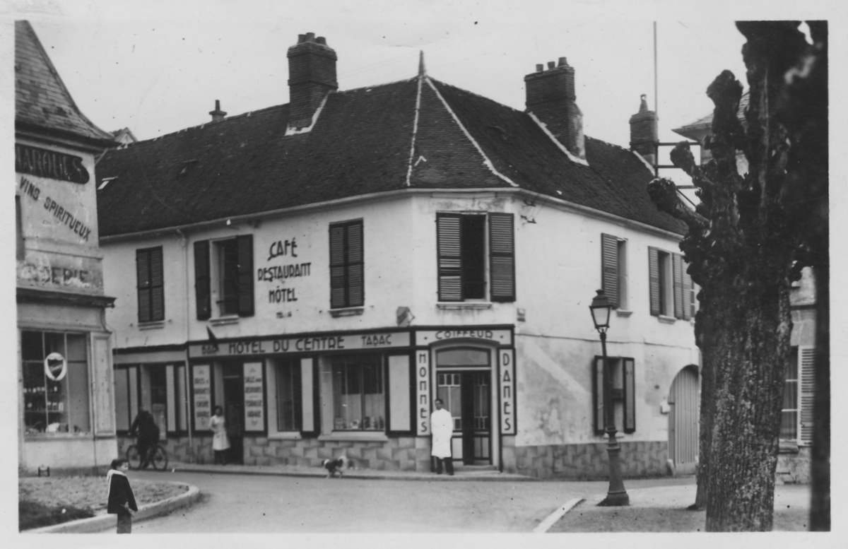 Hotel du centre à Précy