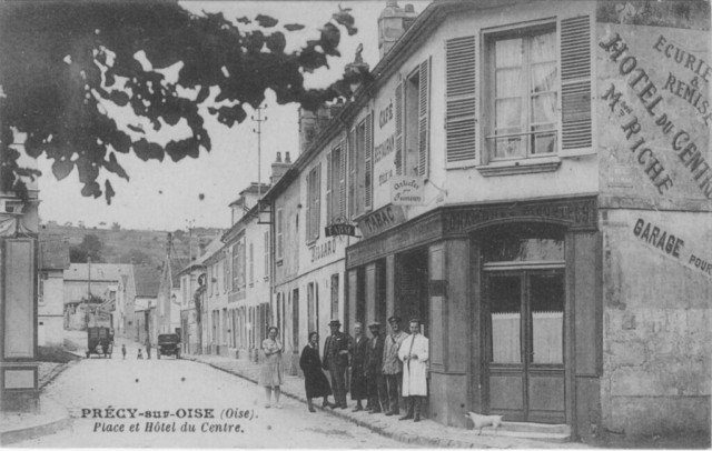 Hotel du centre à Précy