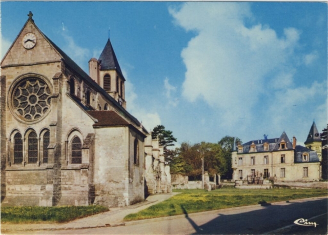 L'église de Précy sur Oise et les Lierres