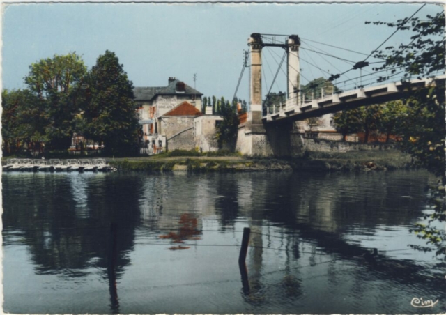 Le pont suspendu sur l'Oise à Précy