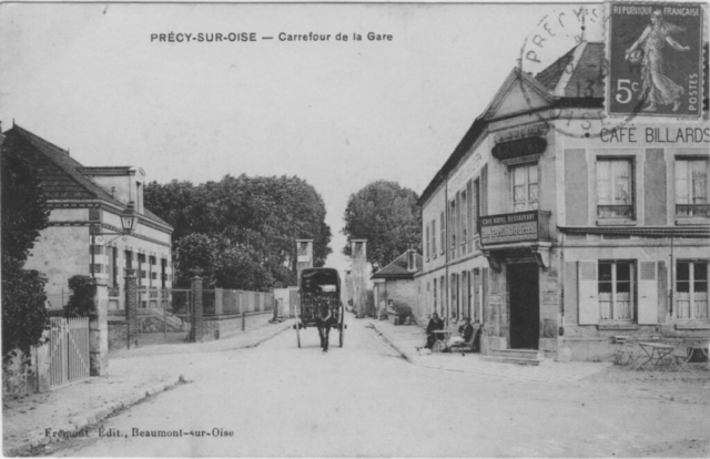 Carrefour de la gare à Précy