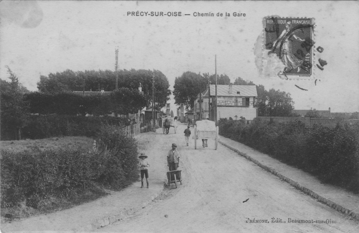 Chemin de la gare à Précy