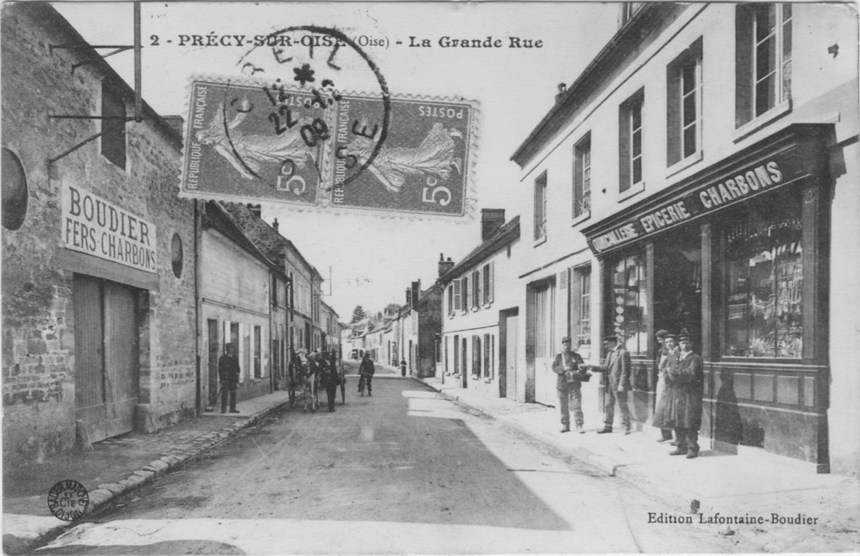 La grande rue dans Précy sur Oise