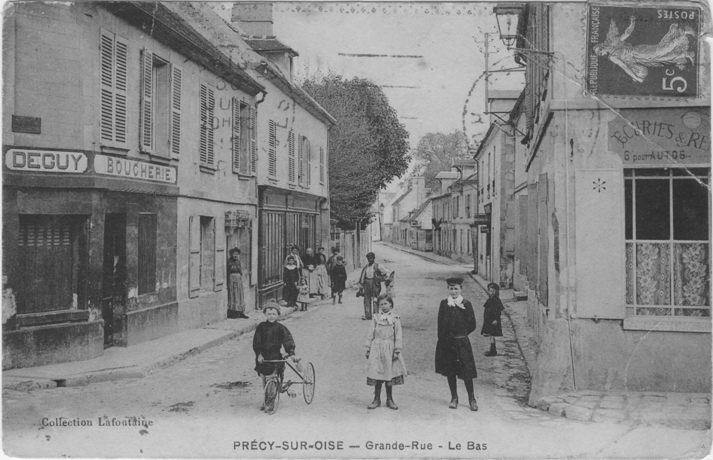 La grande rue dans Précy sur Oise