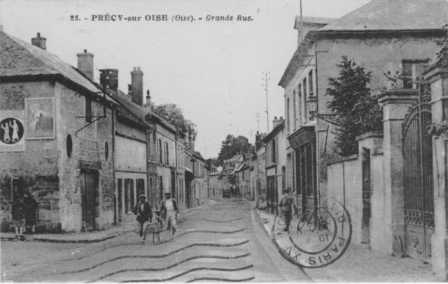 La grande rue dans Précy sur Oise