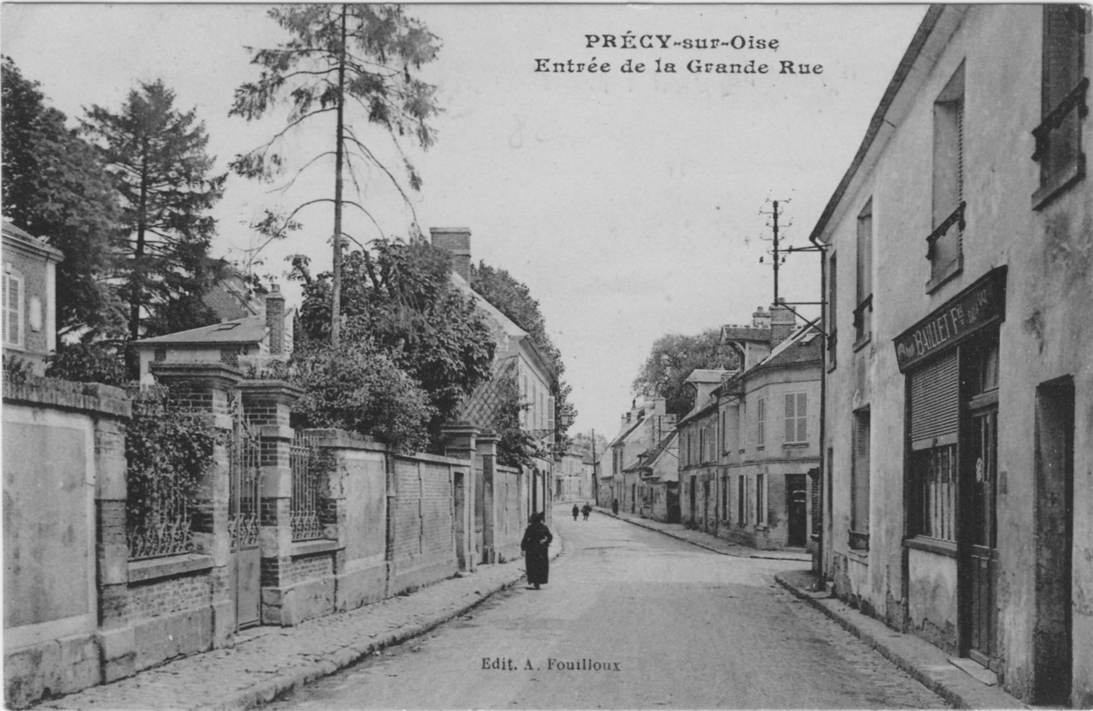 La grande rue dans Précy sur Oise