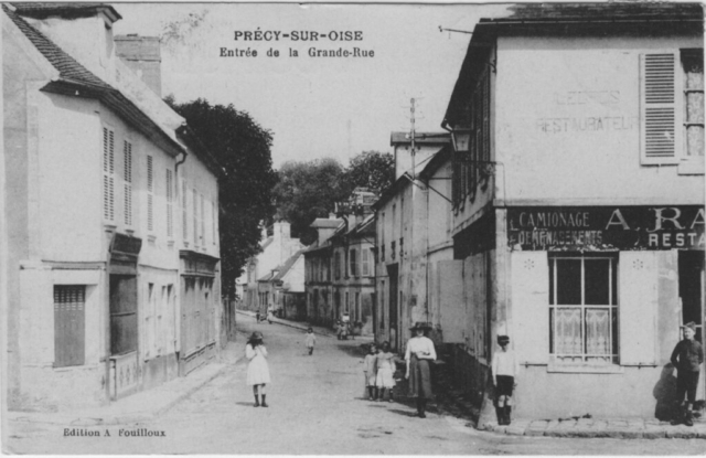 La grande rue dans Précy sur Oise