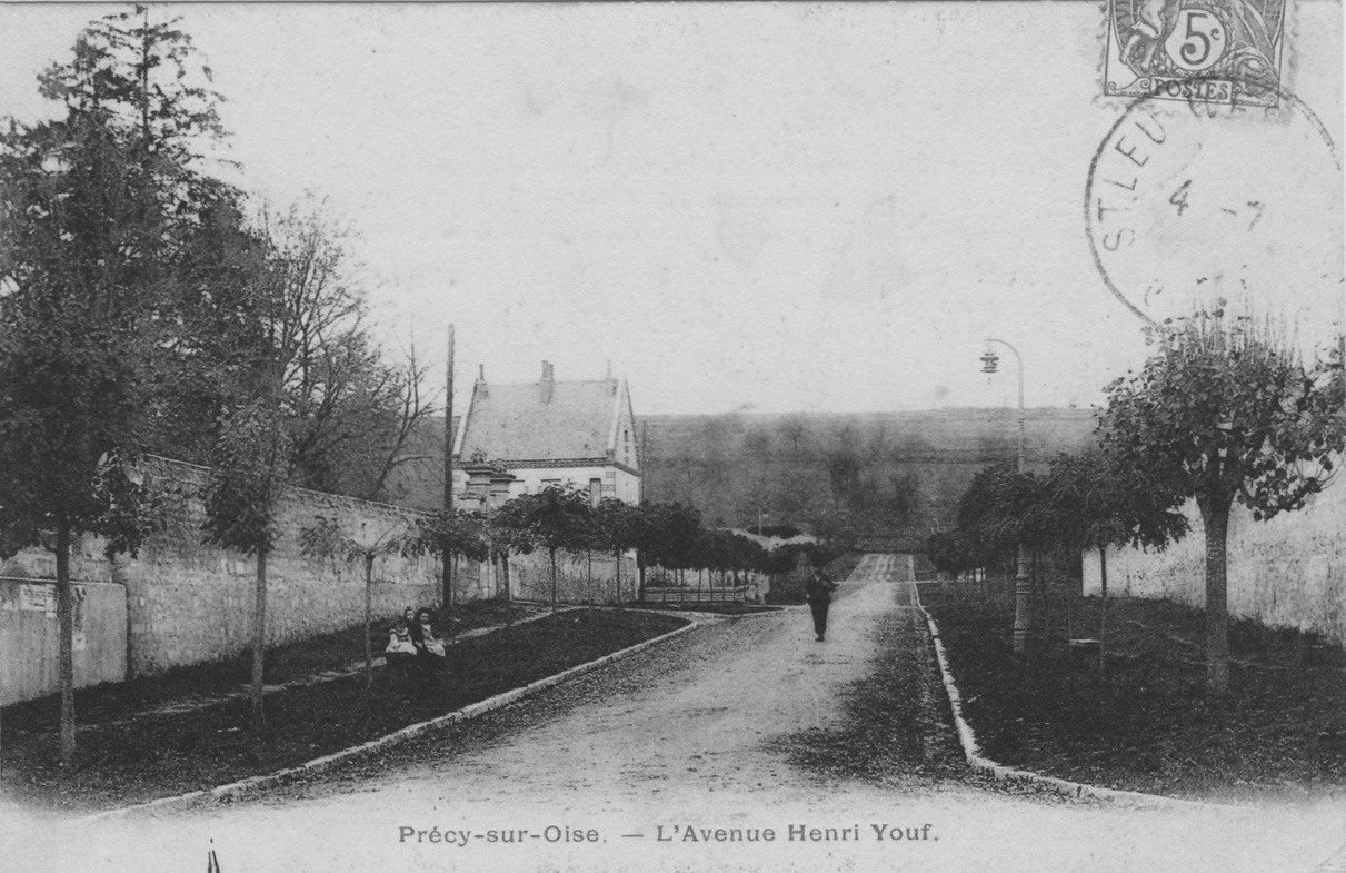 La rue Henri Youf dans Précy sur Oise